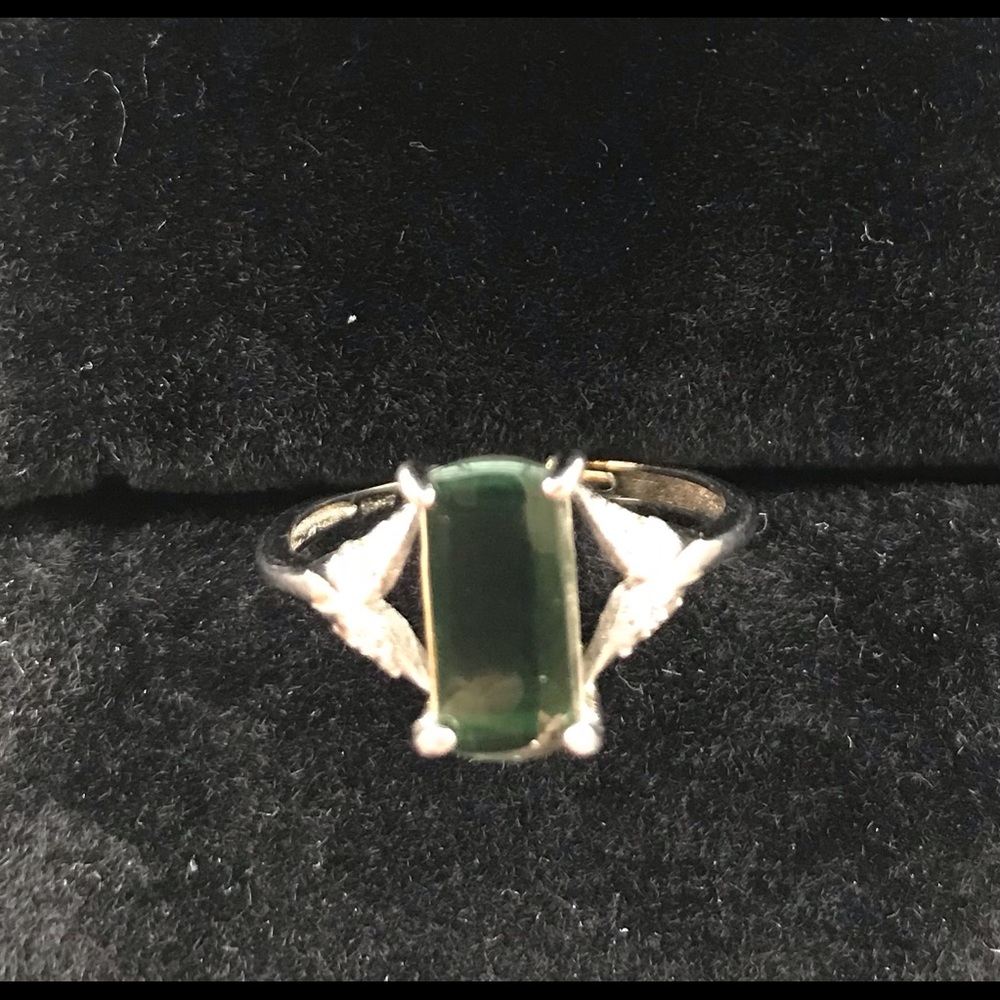 Jade ring - Picture 2 of 3